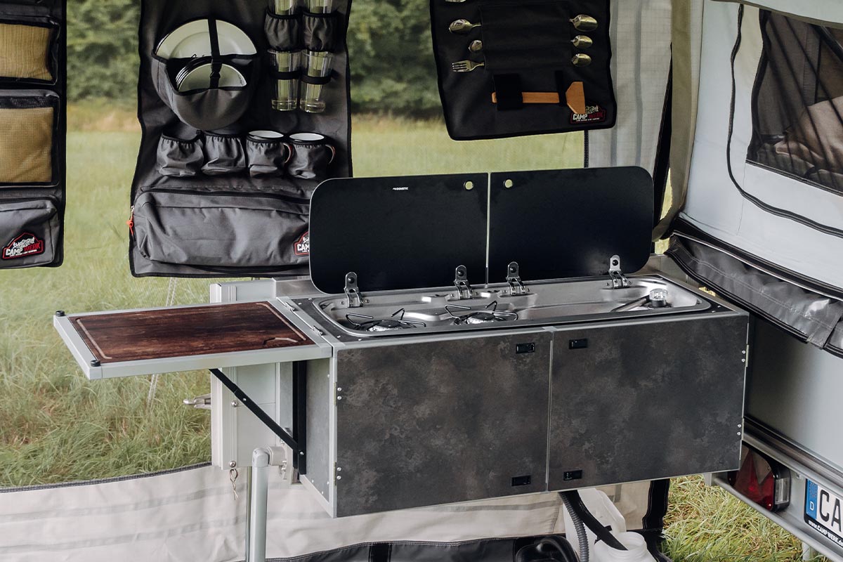 campwerk-kuechenwerk-anhaenger-kueche-05